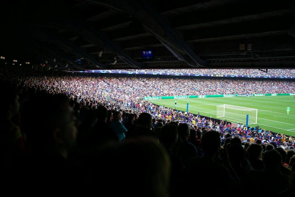 Comparison of prediction markets and traditional sports betting industry