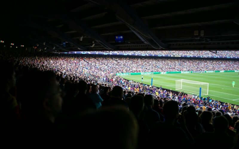 Comparison of prediction markets and traditional sports betting industry